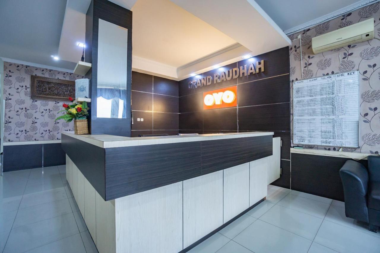 Oyo 2357 Syariah Grand Raudhah Hotel Jakarta Luaran gambar