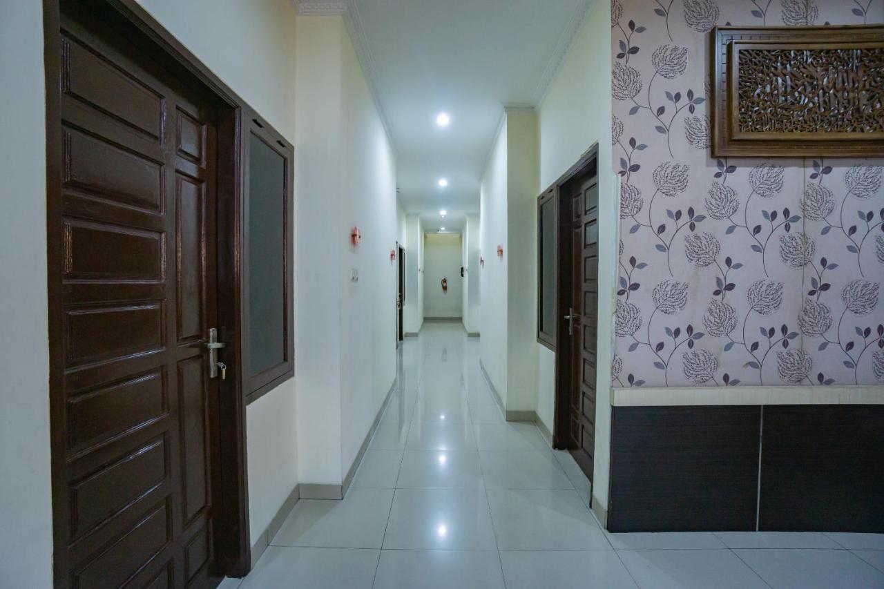 Oyo 2357 Syariah Grand Raudhah Hotel Jakarta Luaran gambar