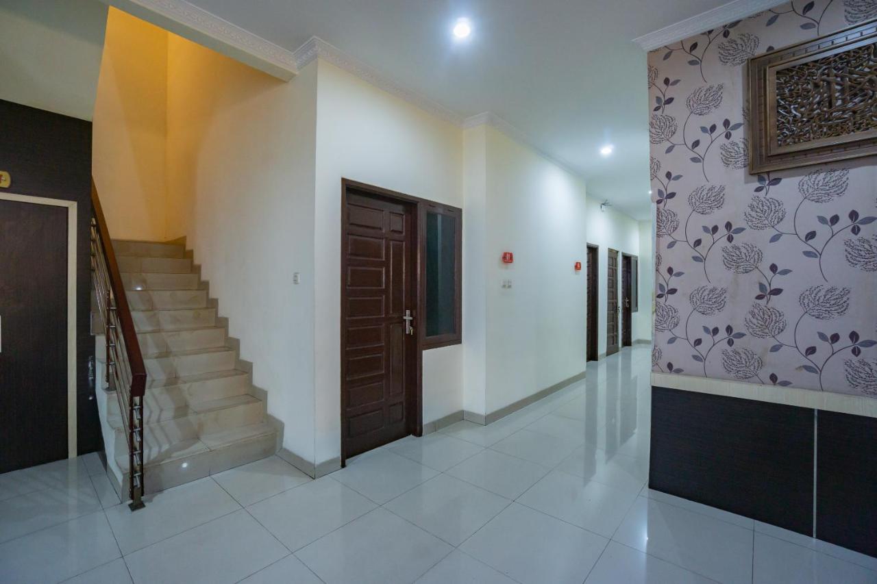 Oyo 2357 Syariah Grand Raudhah Hotel Jakarta Luaran gambar