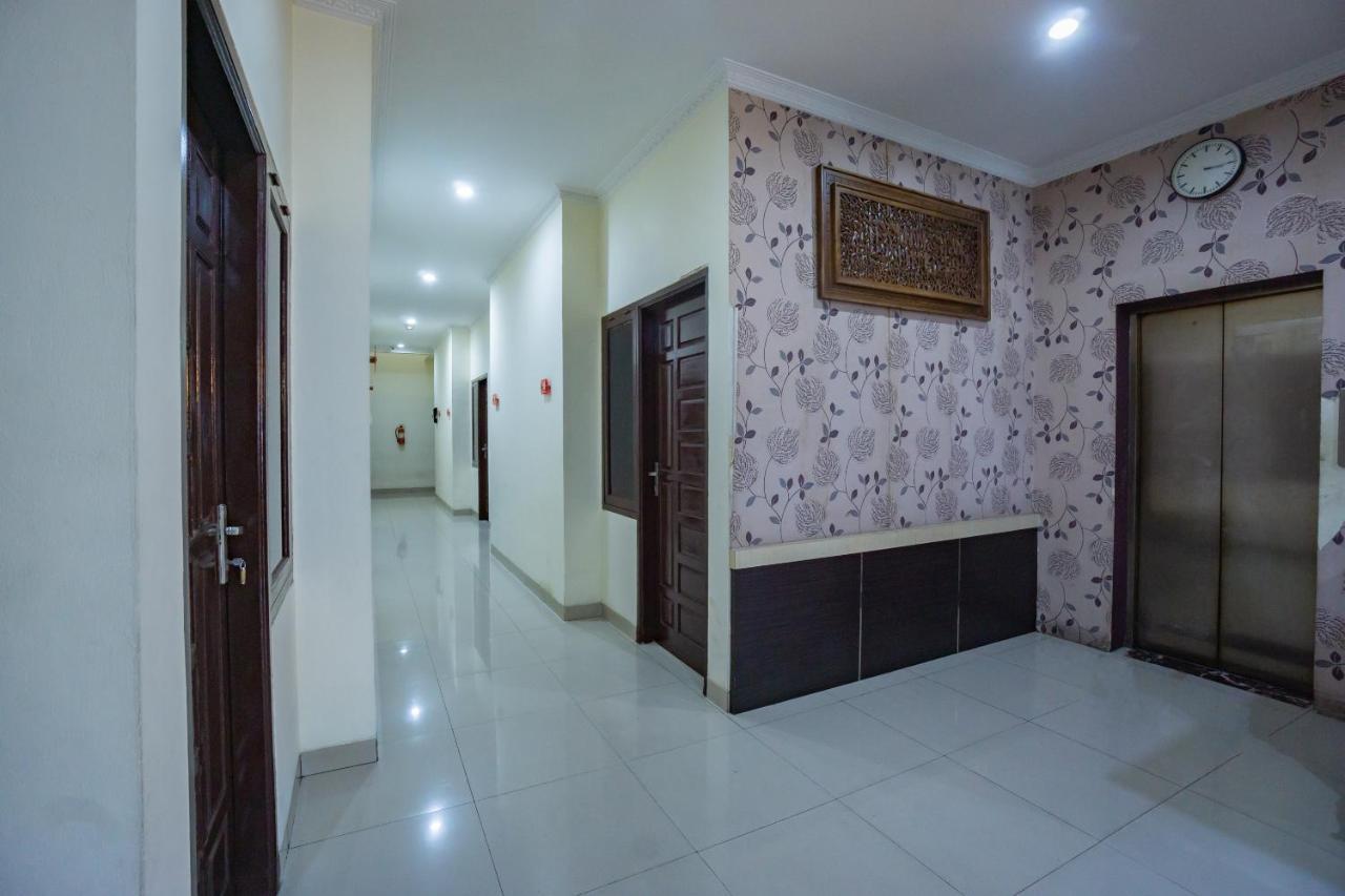 Oyo 2357 Syariah Grand Raudhah Hotel Jakarta Luaran gambar