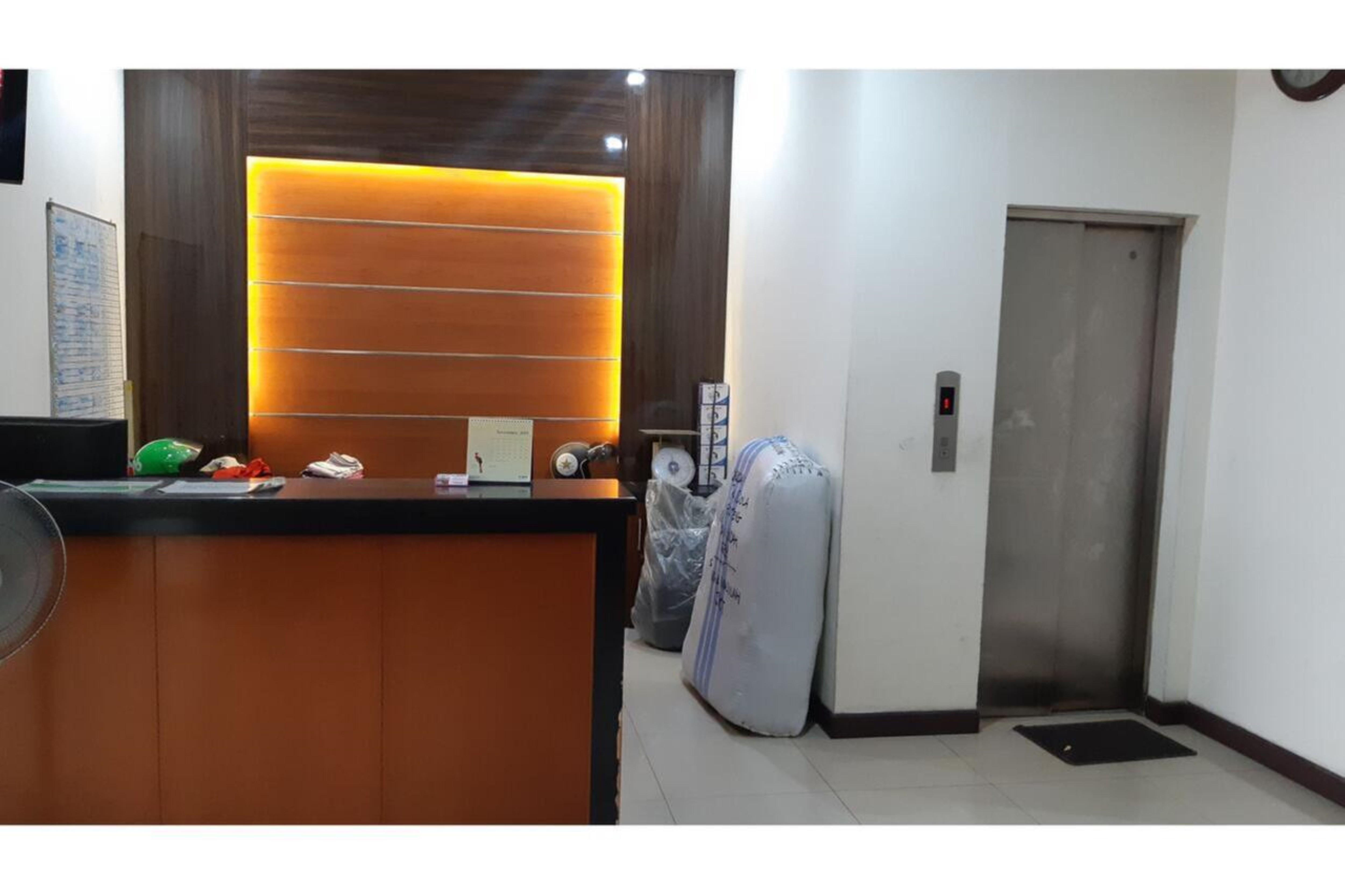 Oyo 2357 Syariah Grand Raudhah Hotel Jakarta Luaran gambar