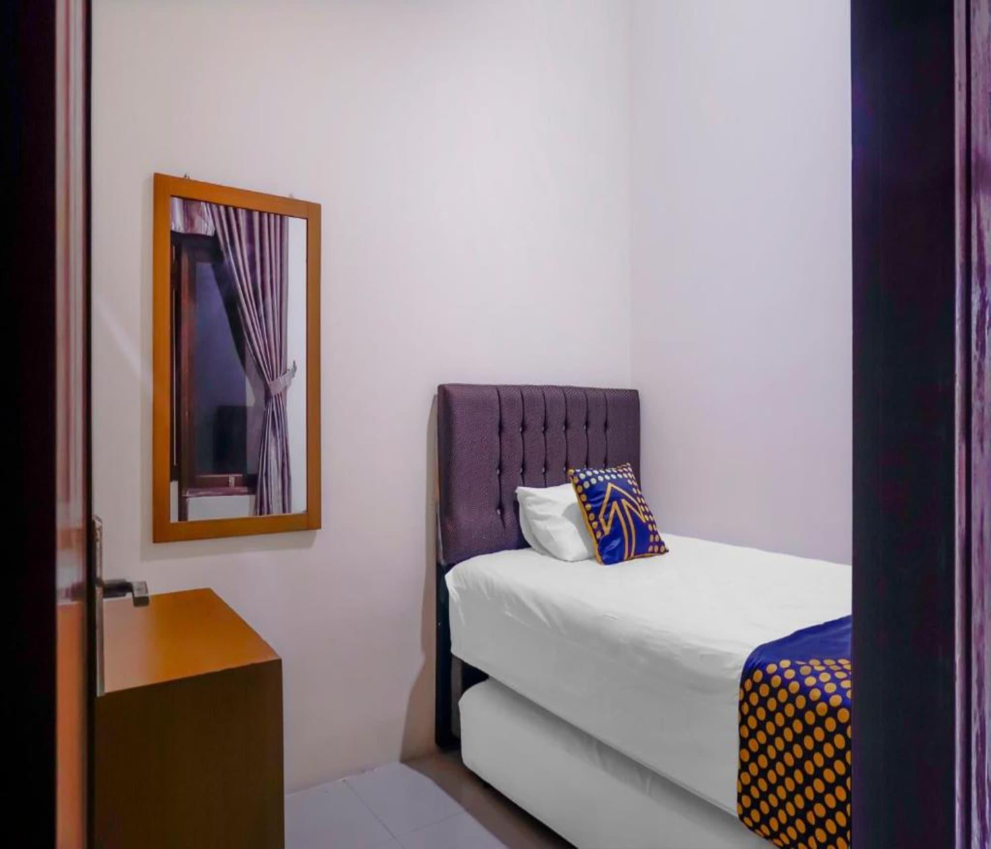 Oyo 2357 Syariah Grand Raudhah Hotel Jakarta Luaran gambar