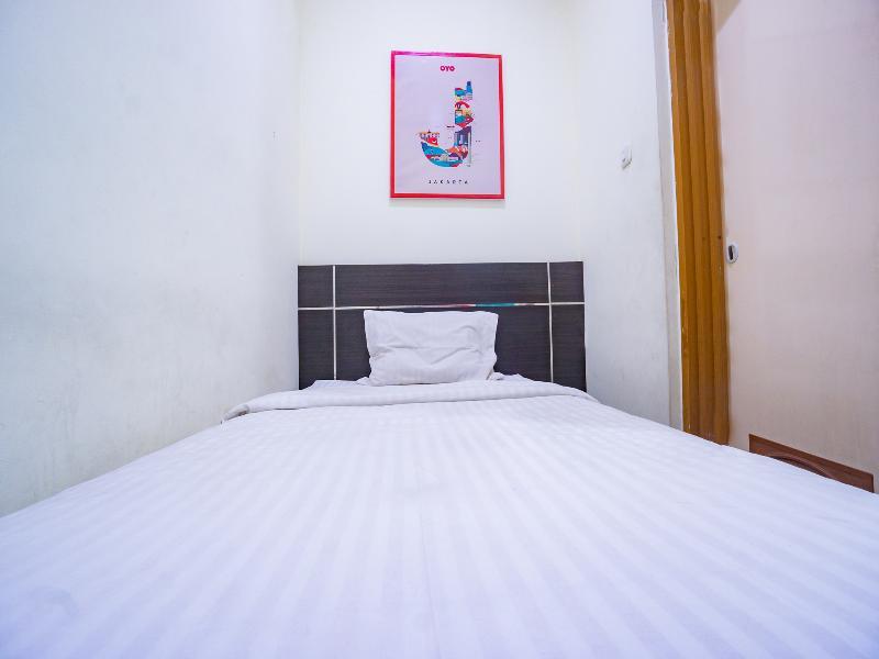 Oyo 2357 Syariah Grand Raudhah Hotel Jakarta Luaran gambar